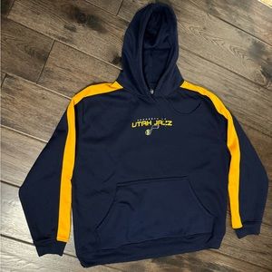 Adult Large Utah Jazz sweatshirt.